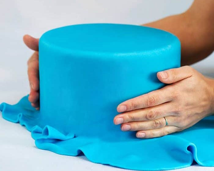 FONDANTS (Sugar Paste)